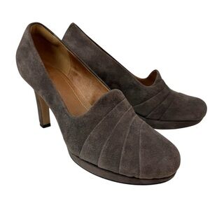 Clarks Women's Brown Suede Heels size 8